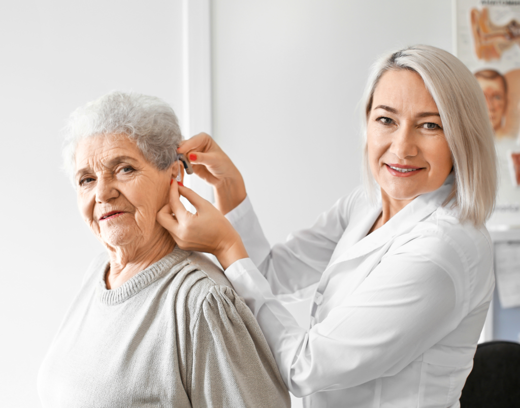Les seniors trouvent-ils réellement les aides auditives faciles à utiliser ?